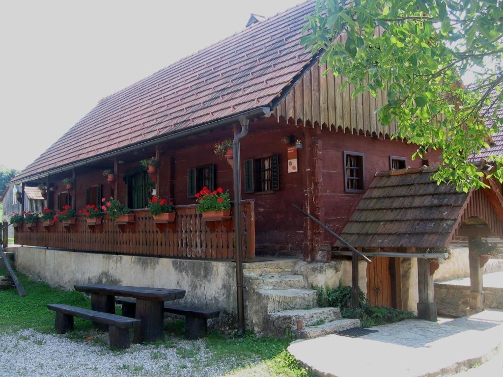 Tourist Farm Pri Martinovih Villa Krska Vas ภายนอก รูปภาพ
